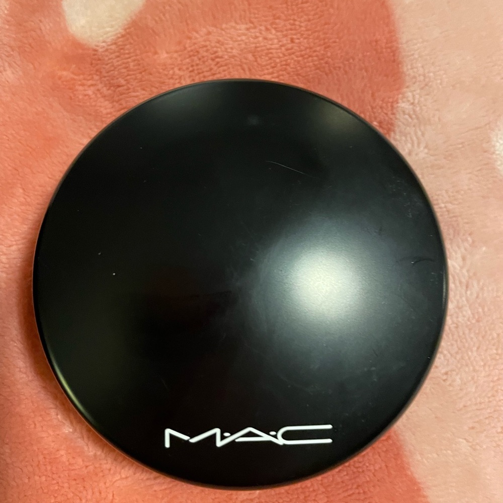 MAC Powder Compact Bundle - Picture 10 of 13